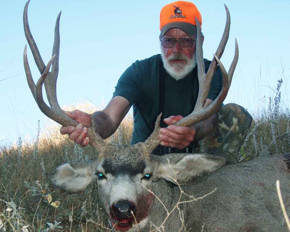 elk hunting, mule deer hunting, elk hunt wyoming, deer hunt wyoming, hunt wyoming private ranches, trophy mule deer, trophy elk, guided hunt wyo